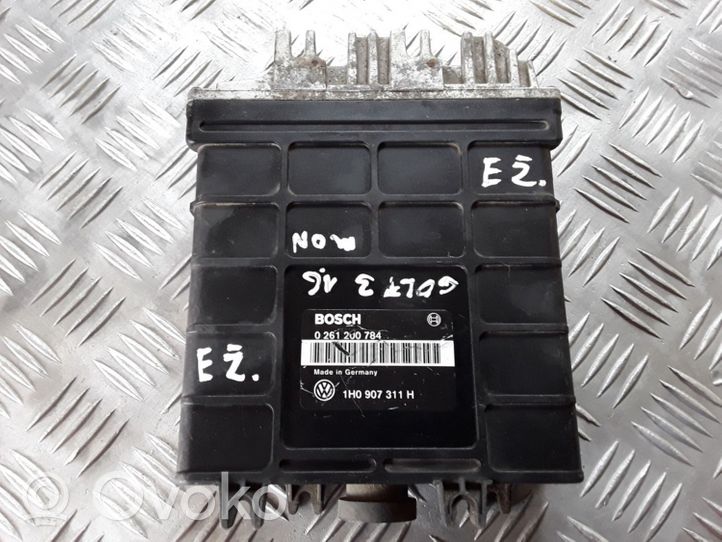 Volkswagen Golf III Calculateur moteur ECU 0261200784