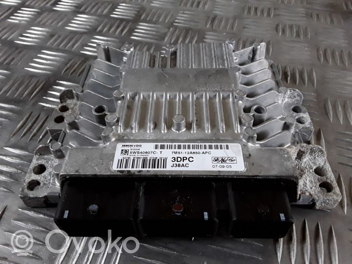 Ford Focus Dzinēja vadības bloks 5WS40607CT