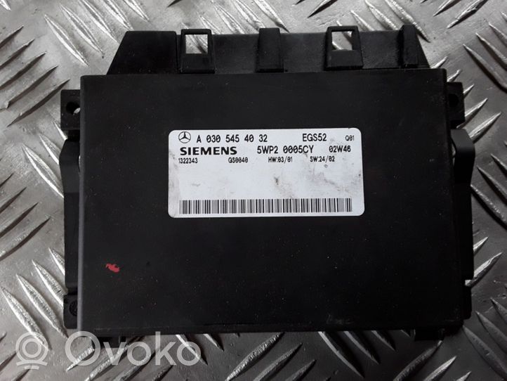 Mercedes-Benz E W211 Calculateur moteur ECU A0305454032