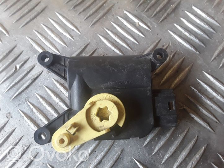 Skoda Octavia Mk2 (1Z) Air flap motor/actuator 0132801342