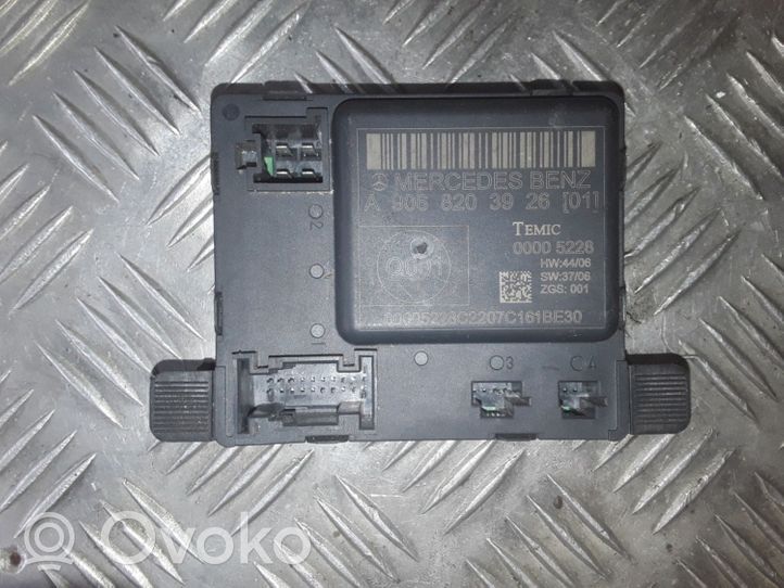 Mercedes-Benz Sprinter W901 W902 W903 W904 Unidad de control/módulo de la puerta A9068203926