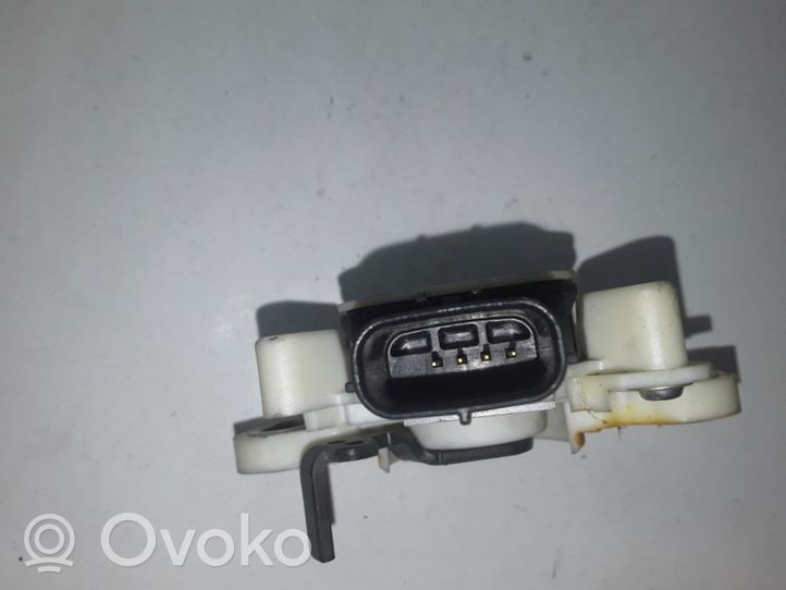 Toyota Avensis T270 Sensor del pedal de embrague 8951020071