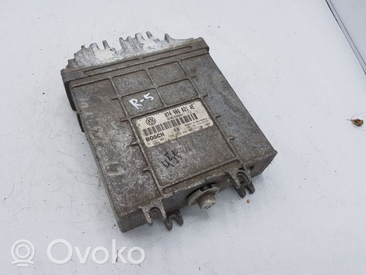 Volkswagen II LT Sterownik / Moduł ECU 074906021AE