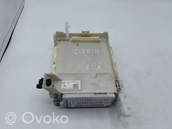 Toyota Yaris Module de fusibles 8273052K40