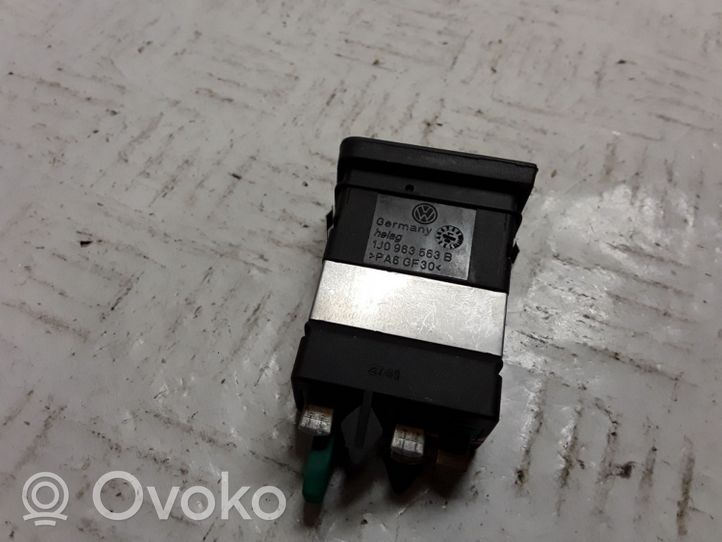 Volkswagen Golf V Seat heating switch 1J0963563B