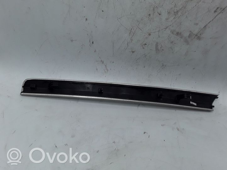 Audi Q7 4L Baguette moulure de porte arrière 4L0867420