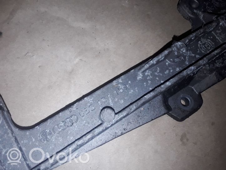 Skoda Octavia Mk2 (1Z) Supporto della valvola di raffreddamento EGR 03G131159