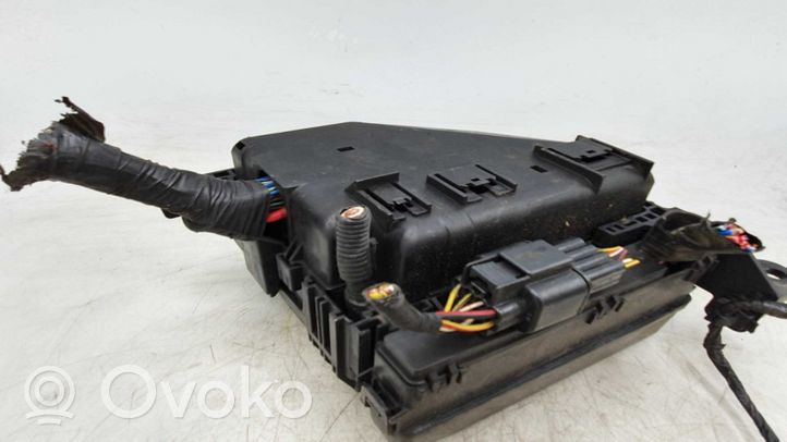 Mitsubishi Outlander Fuse module 31120494