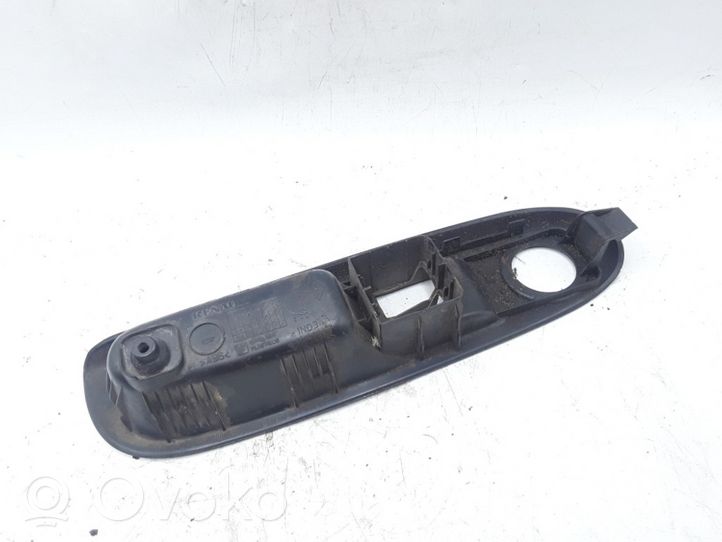 Renault Clio II Klamka wewnętrzna drzwi przednich 8200084008