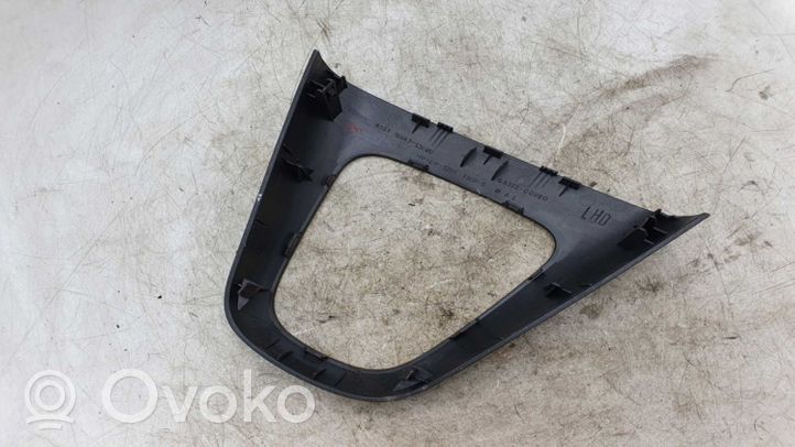 Toyota Corolla Verso E121 Pavarų perjungimo svirties apdaila (plastikinė) 5884313020