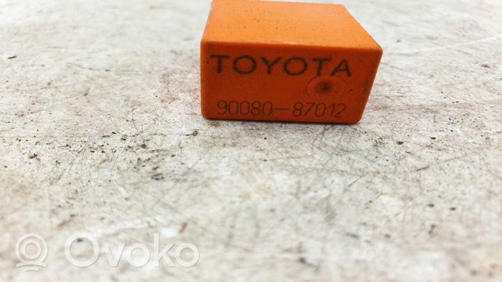 Toyota Avensis T270 Kita rėlė 9008087012