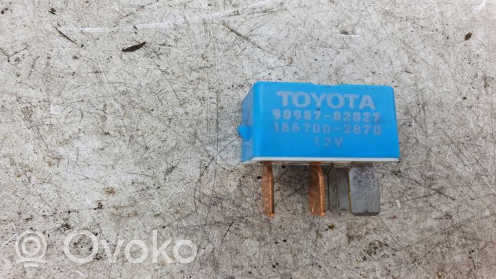 Toyota Avensis T270 Muu rele 9098702027