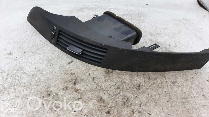 Toyota Corolla Verso E121 Šoninės oro grotelės 5568064020