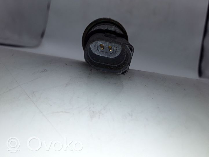 Volkswagen PASSAT B7 Sensor de temperatura del refrigerante 06A919501A