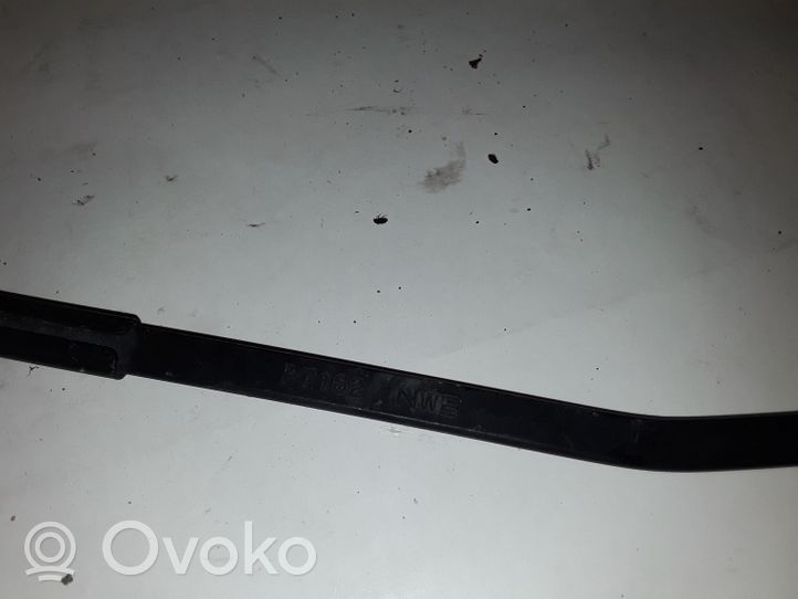 Mitsubishi L200 Front wiper blade arm P7182NWB