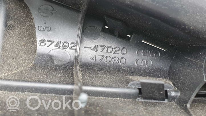 Toyota Prius (XW20) Maskownica głośnika bocznego deski rozdzielczej 6749247020