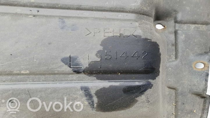 Toyota Avensis T220 Cache de protection inférieur de pare-chocs avant 