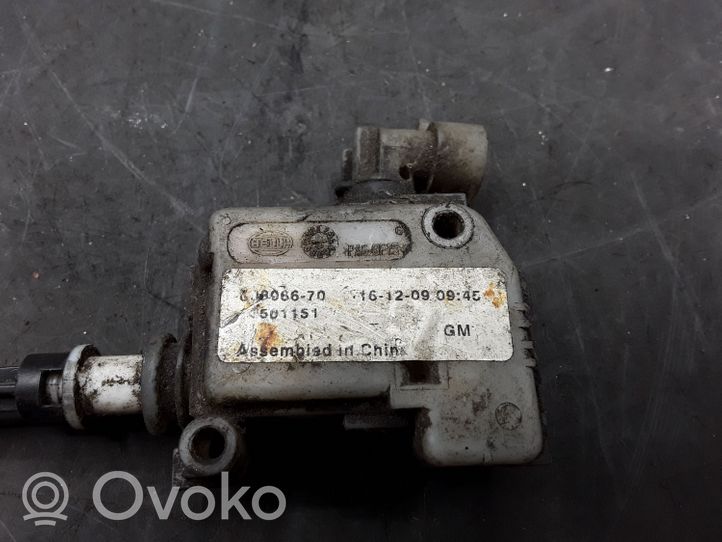 Opel Insignia A Degalų bako dangtelio spyna 008066701