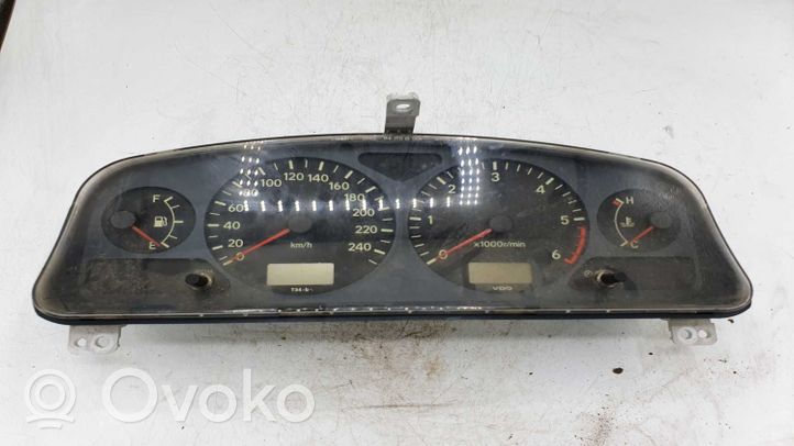 Toyota Avensis T220 Speedometer (instrument cluster) 88458014