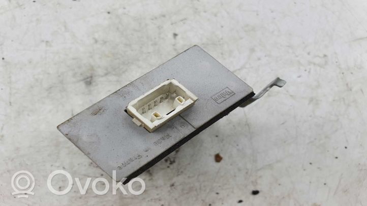 Toyota Corolla E120 E130 Oven keskuslukituksen ohjausyksikön moduuli 8974102050