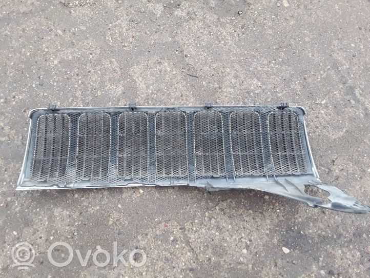 Jeep Grand Cherokee (WK) Maskownica / Grill / Atrapa górna chłodnicy 82209206