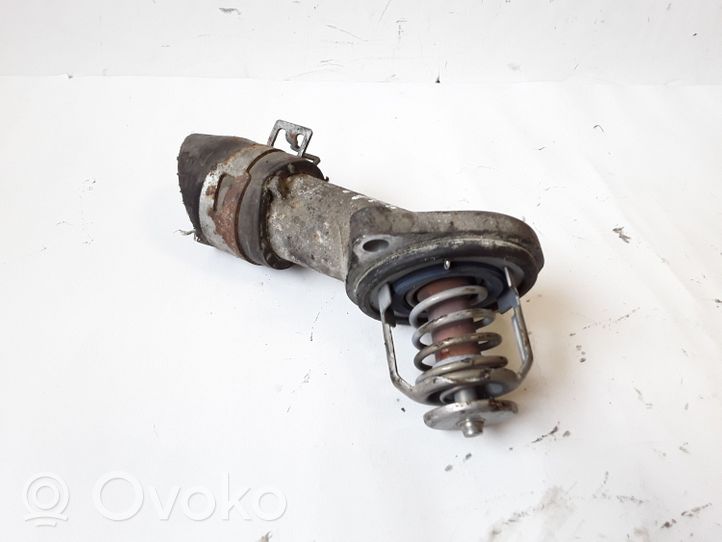 Toyota Corolla E120 E130 Boîtier de thermostat / thermostat 133210D030