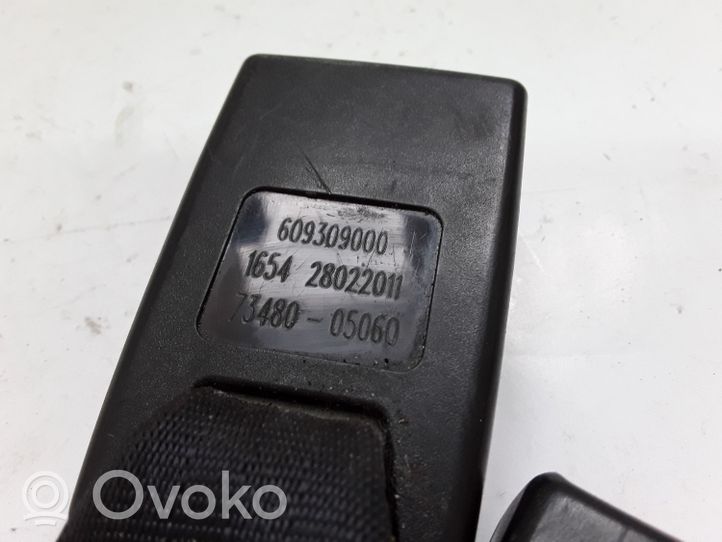 Toyota Avensis T270 Takaistuimen turvavyön solki 7348005060