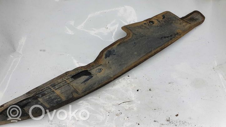 Skoda Roomster (5J) Supporto/guarnizione in poliuretano espanso del parafango 5J0821112