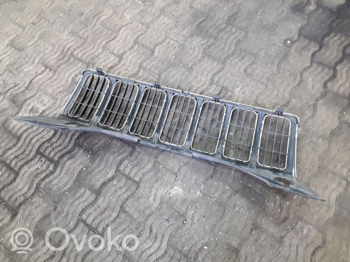 Jeep Grand Cherokee (WK) Grille calandre supérieure de pare-chocs avant 55156814AE