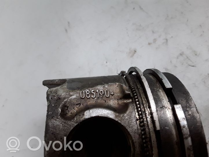 Citroen C8 Piston 085190