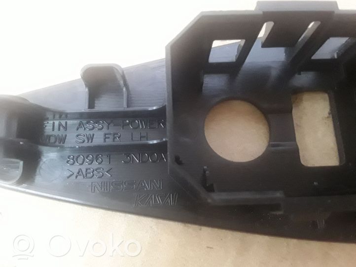 Nissan Leaf I (ZE0) Altro elemento di rivestimento della portiera anteriore 809613NDOA