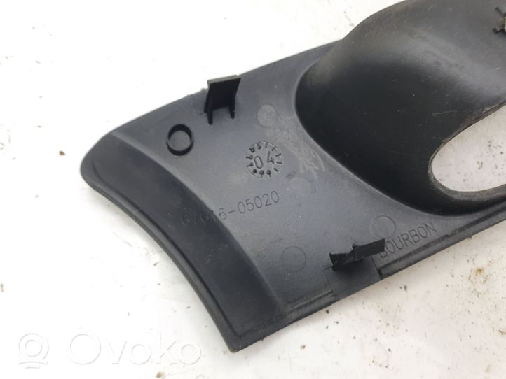 Toyota Avensis T250 Obudowa klamki wewnętrznej drzwi przednich 6761605020