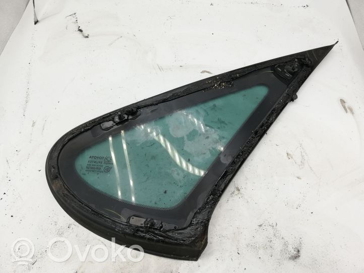 Toyota Avensis T220 Rear vent window glass 43R006723