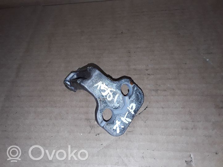 Jaguar XF Front door lower hinge 1420208