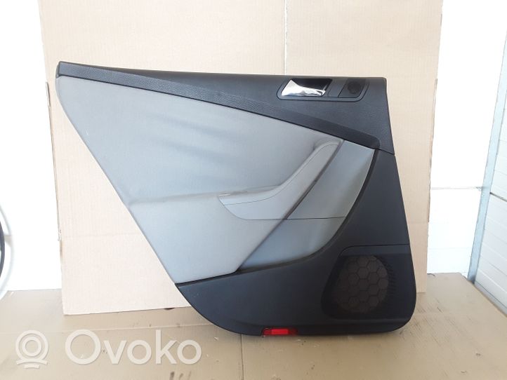 Volkswagen PASSAT B6 Takaoven verhoilu 3C5867211