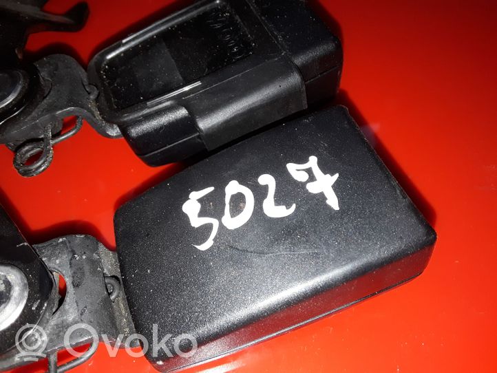 Audi A8 S8 D4 4H Klamra środkowego pasa bezpieczeństwa fotela tylnego 4H0857740