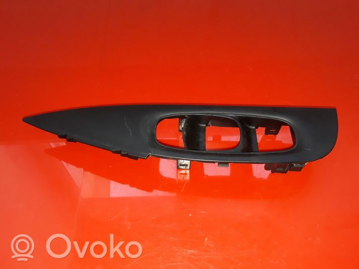 Nissan Qashqai Ramka przycisków otwierania szyby drzwi przednich 809604EA0AX