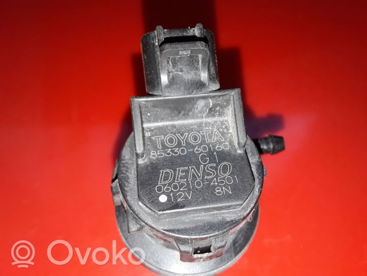 Toyota Verso-S Bomba del líquido limpiaparabrisas luna delantera 8533060160