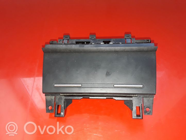 Seat Exeo (3R) Peleninė panelėje 8E0857951J