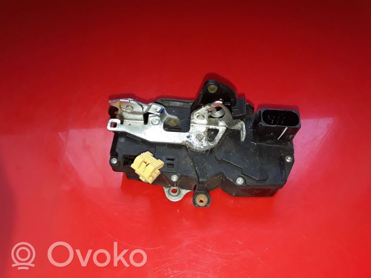 Cadillac SRX Zamek drzwi przednich L10373665