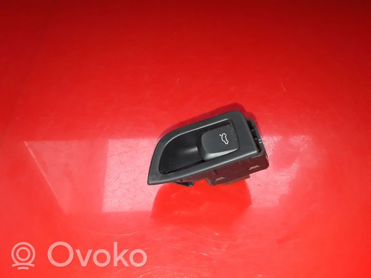 Audi A5 8T 8F Interrupteur d'ouverture de coffre 8K0959831