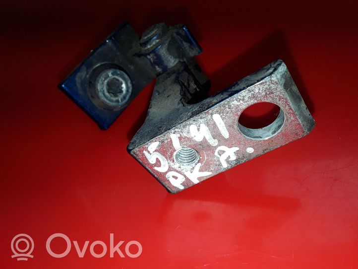 Audi A5 8T 8F Cerniera inferiore della portiera anteriore 8K0821201A