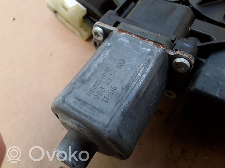 Opel Astra J Elektryczny podnośnik szyby drzwi przednich 20951582