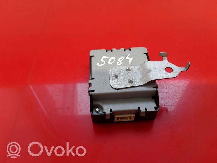 Toyota Verso-S Oven keskuslukituksen ohjausyksikön moduuli 8974152470