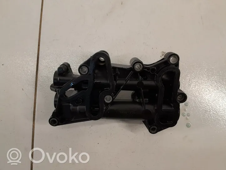 BMW X5 F15 Separatore dello sfiato dell’olio 70379335