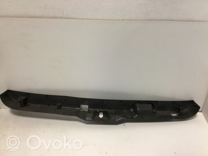 Mercedes-Benz GL X166 Protector del borde del maletero/compartimento de carga A1667400272