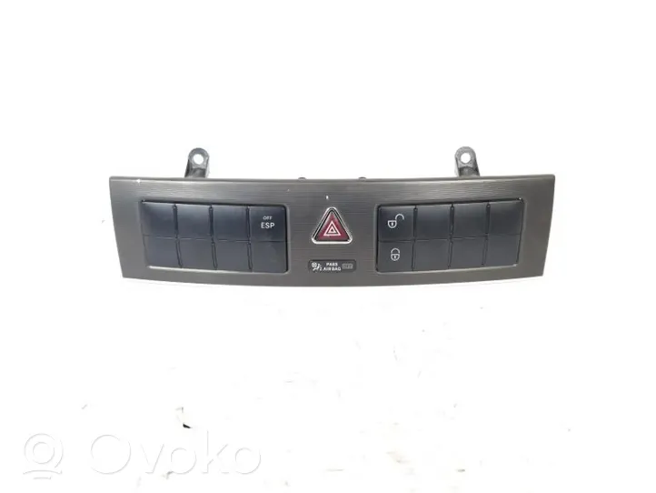 Mercedes-Benz C W203 Console centrale 2038702510