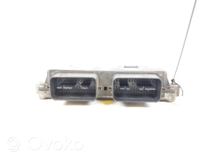 Suzuki Swift Variklio valdymo blokas 3392062J00