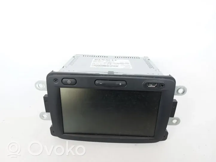 Renault Captur Radio/CD/DVD/GPS-pääyksikkö 281155777R