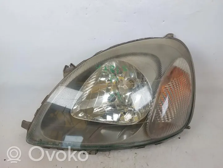 Toyota Yaris Lampa przednia 8115052021